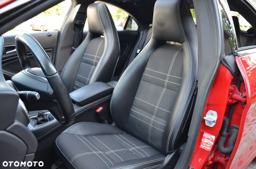 Mercedes-Benz CLA 200 Urban - 34