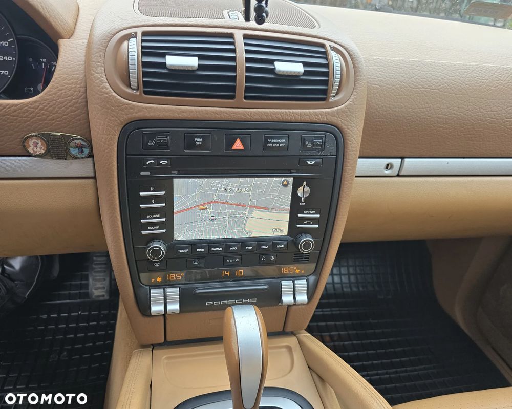 Porsche Cayenne - 20