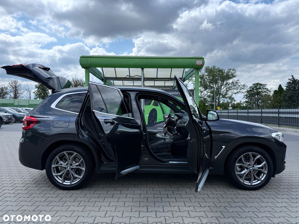 BMW X3 sDrive18d xLine - 15