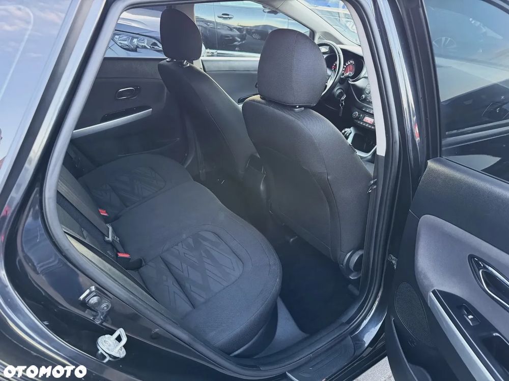 Kia Ceed 1.6 CRDi 128 Platinum Edition - 8