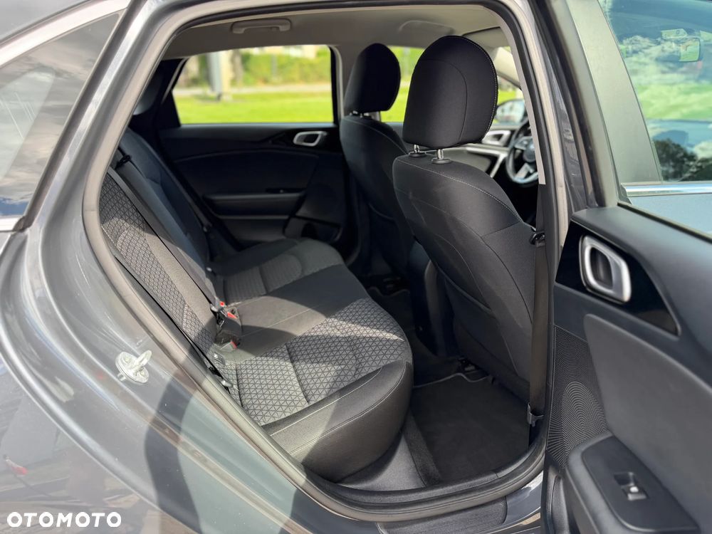 Kia Ceed 1.6 CRDi Eco-Dynamics+ (48V Mild-Hybrid) Spirit - 16