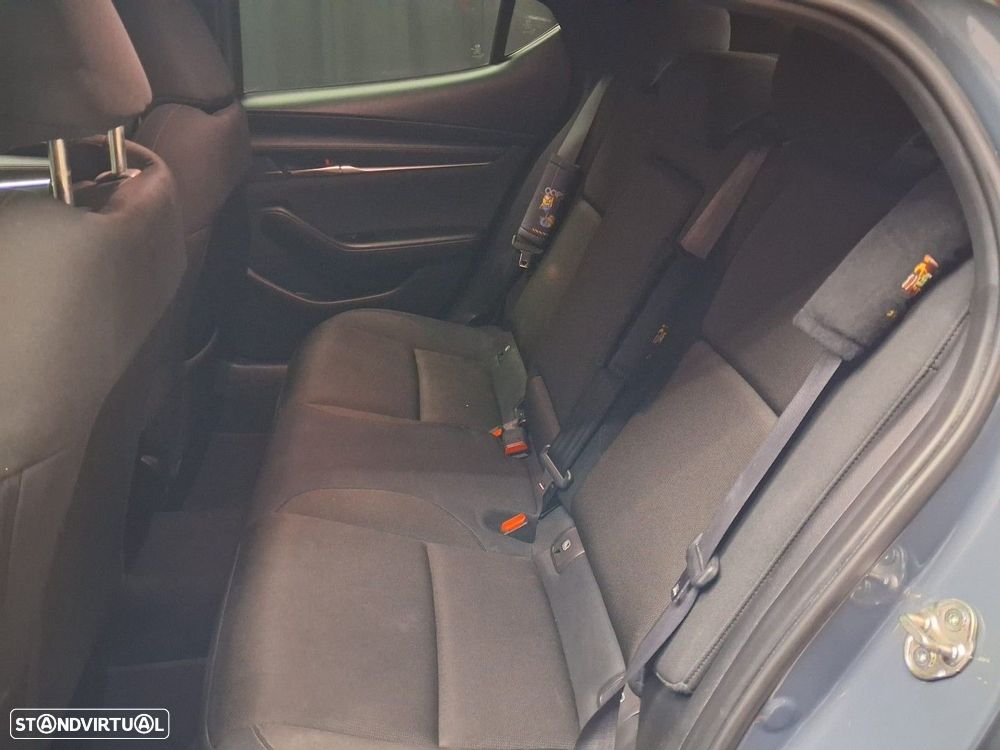 Mazda 3 Hatchback - 8