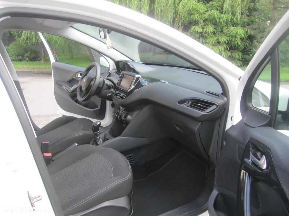 Peugeot 208 Blue-HDi 100 Stop&Start Style - 10