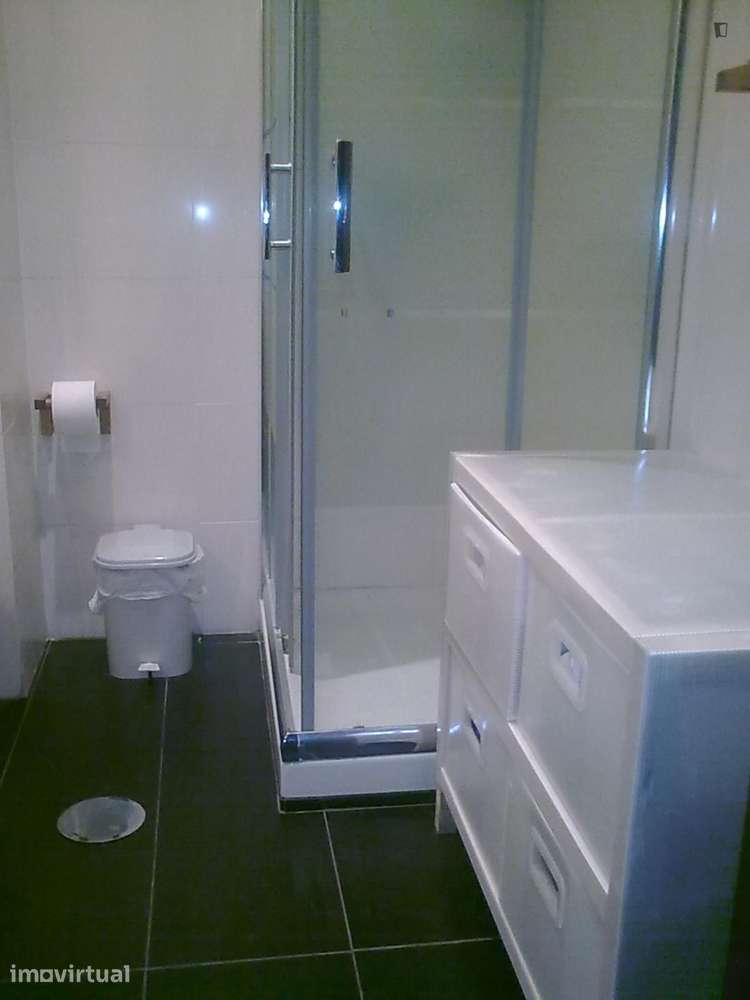 Quarto - localizado em Bairro do Sol Coimbra - Grande imagem: 3/9