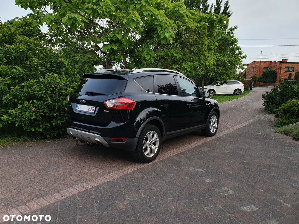 Ford Kuga 2.0 TDCi 2x4 Titanium - 4