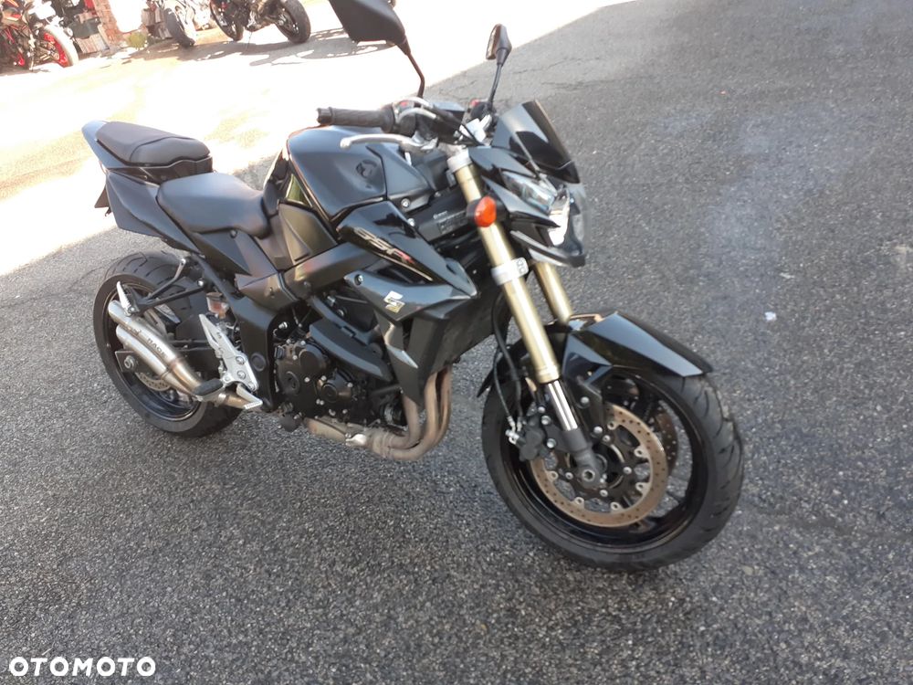 Suzuki GSR - 1