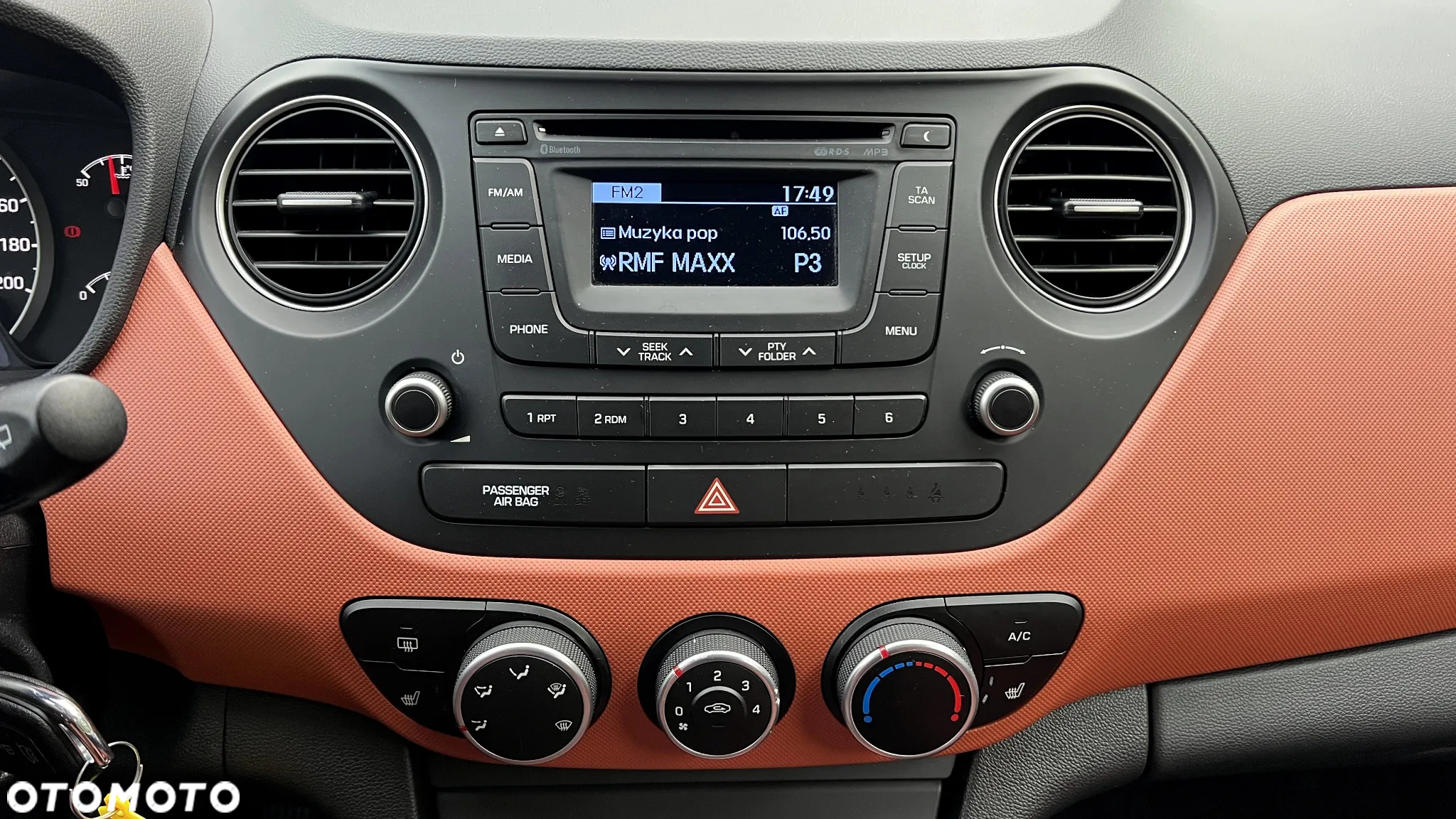 Hyundai i10 1.0 Fifa World Cup Edition - 20