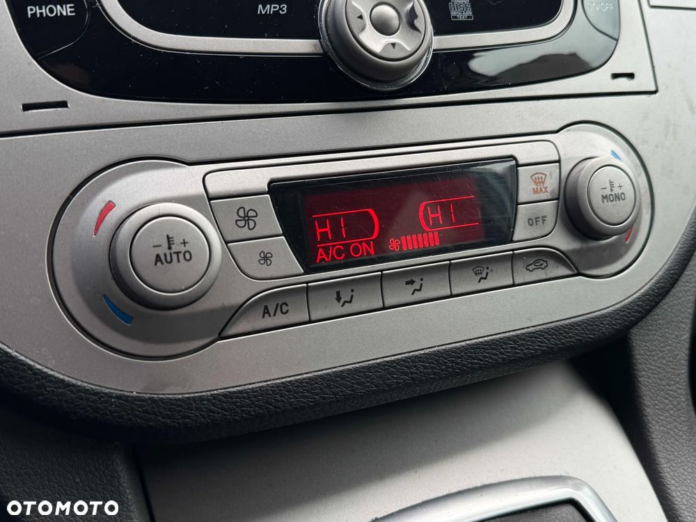 Ford Kuga 2.0 TDCi 4x4 Trend - 25