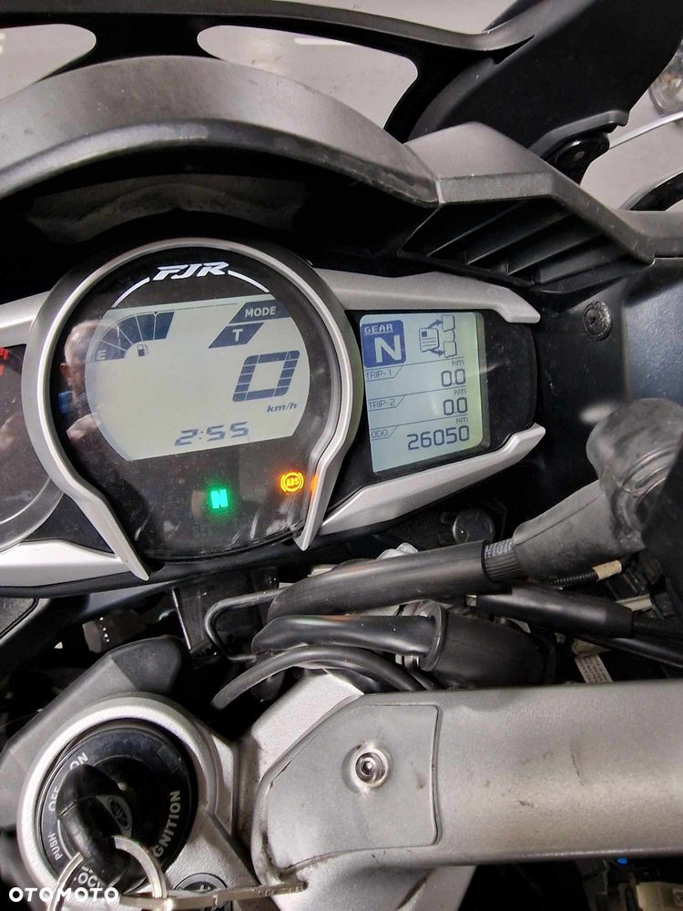 Yamaha FJR - 16