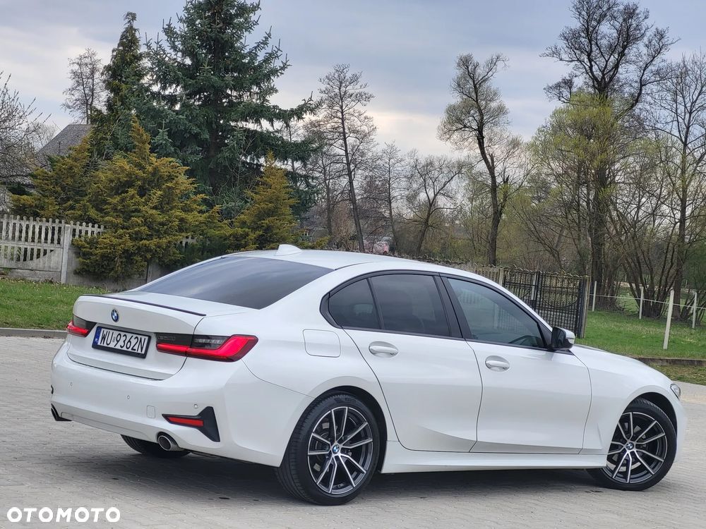 BMW Seria 3 318d Sport Line - 14
