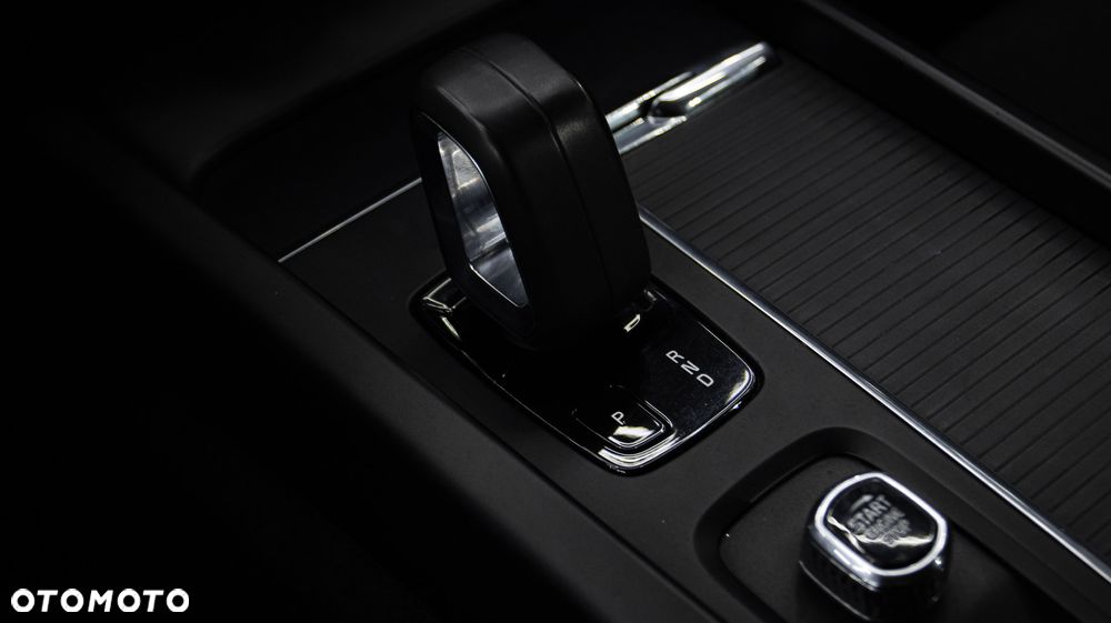 Volvo V60 B3 B Momentum Core - 16