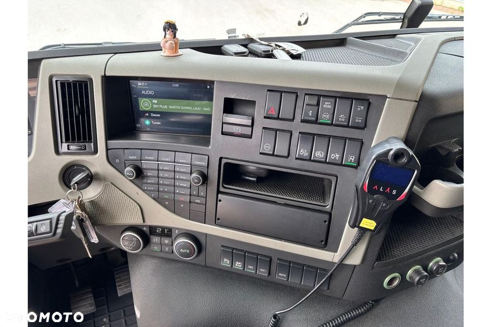 Volvo FM500 6x2*4 + RETARDER + CARRIER SUPRA 1250 + DOUBLE STOCK - 17