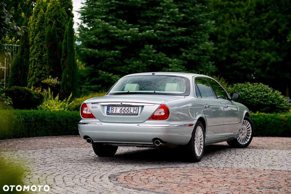 Jaguar XJ XJ8 4.2 LWB - 3