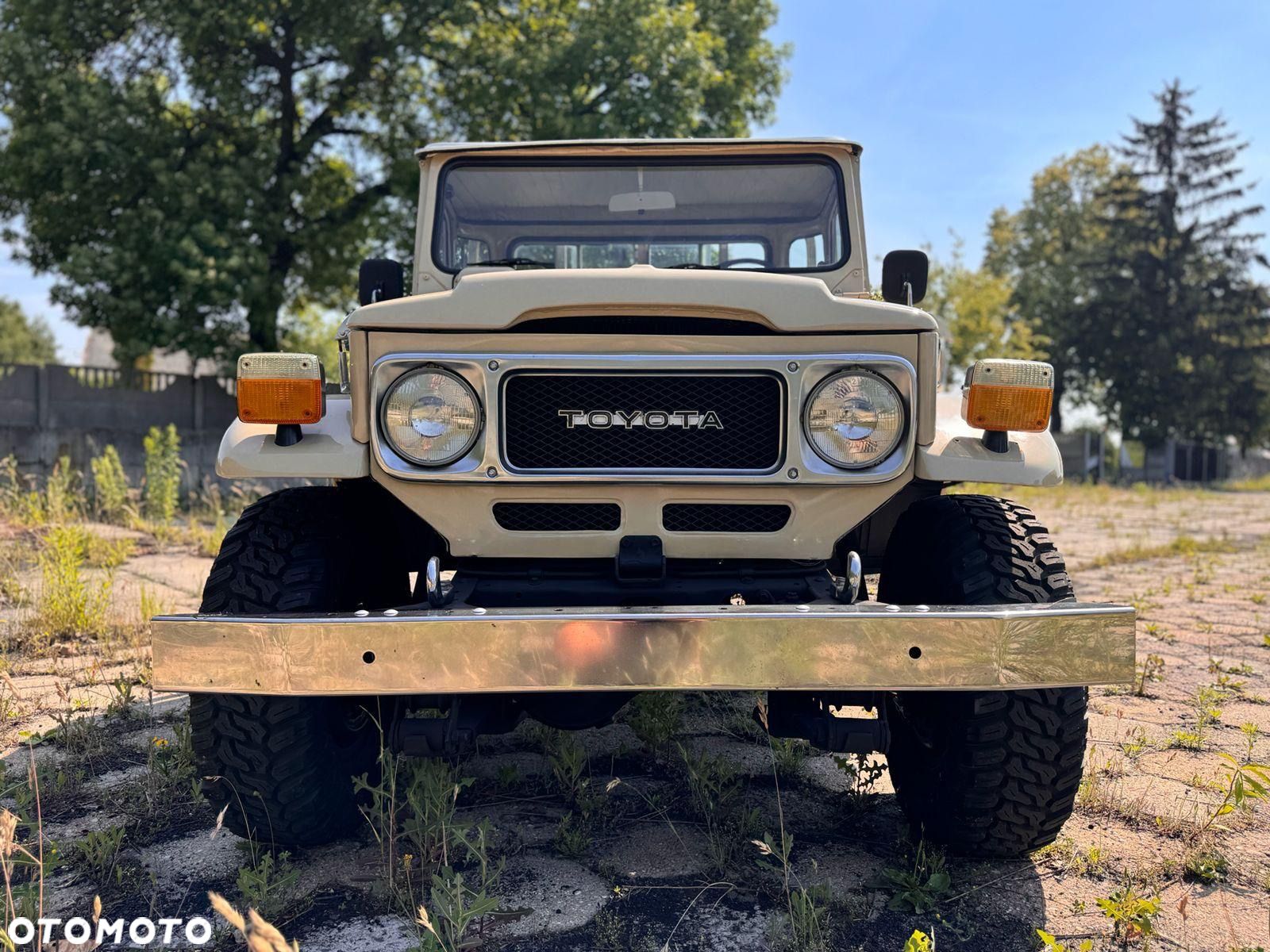 Toyota FJ - 1