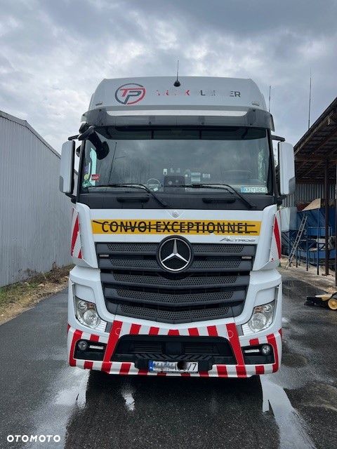Mercedes-Benz Atros - 1