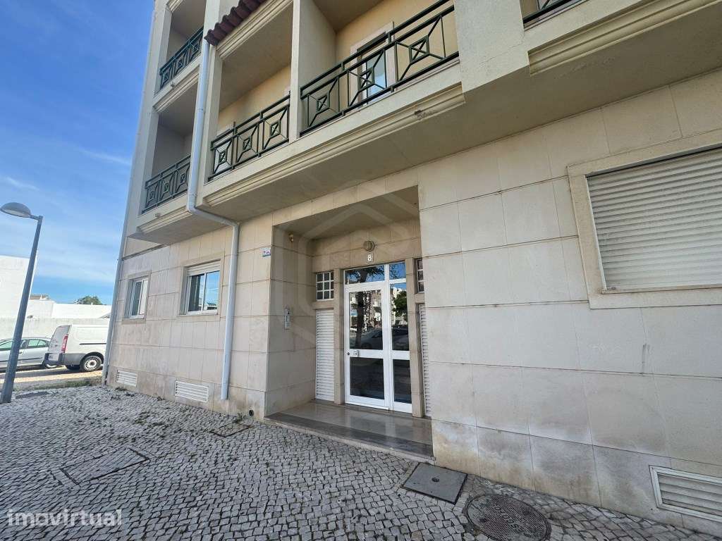 Apartamento T2 com Excelente Luminosidade e Arrecadação em Vila Rea... - Grande imagem: 4/22