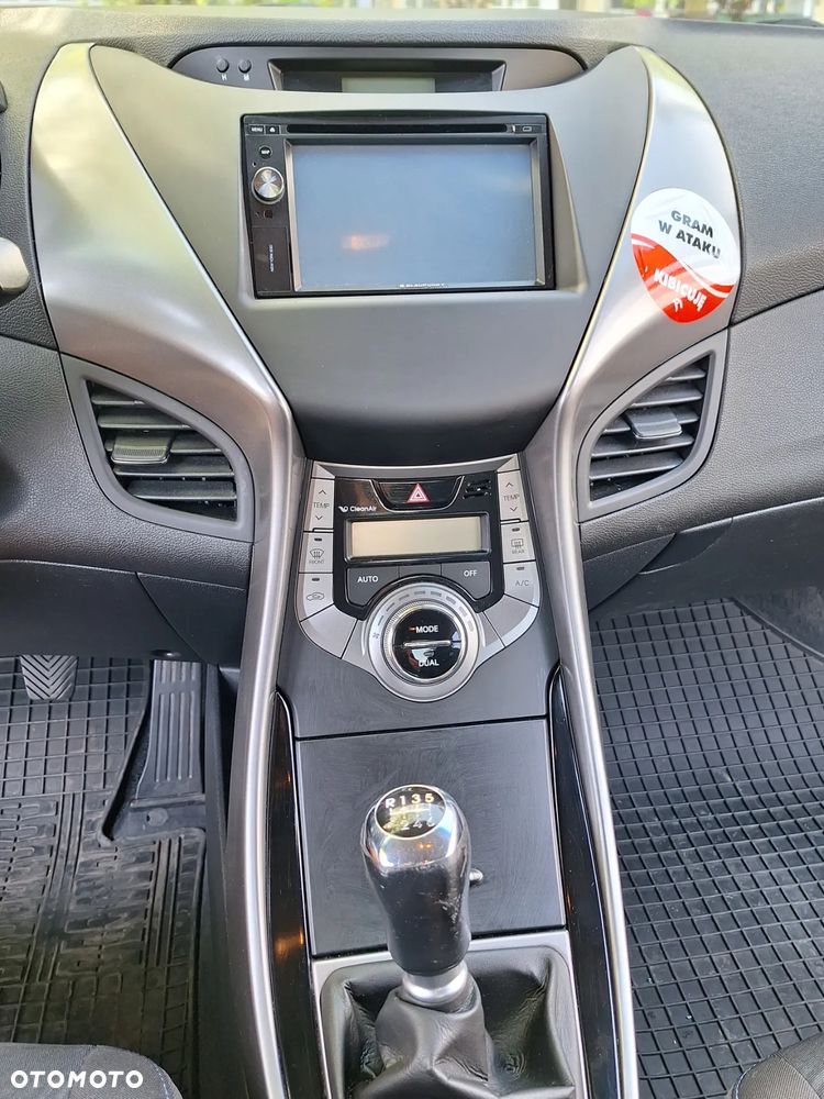 Hyundai Elantra 1.6 Comfort - 2