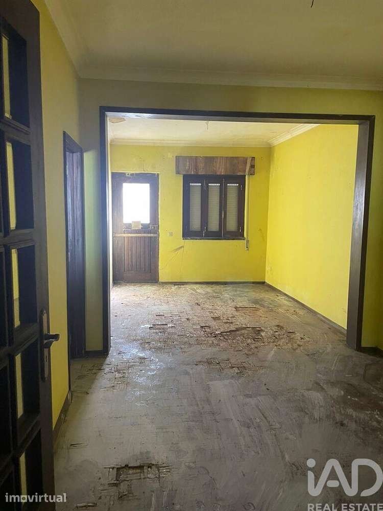 Casa de Cidade T6 em Almeirim de 391,00 m2 - Grande imagem: 2/23