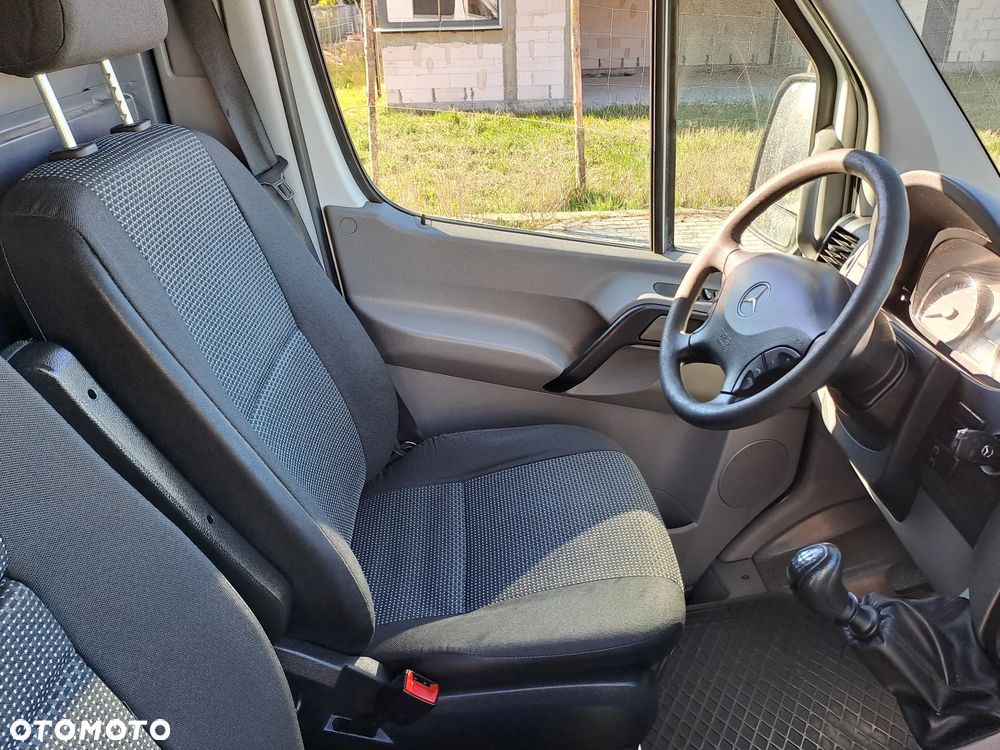 Mercedes-Benz Sprinter 519 CDI 3.0 V6 190KM - 10