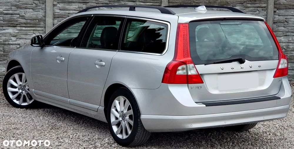 Volvo V70 D5 Momentum - 6