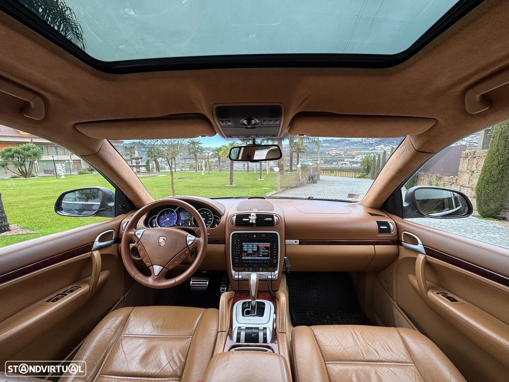 Porsche Cayenne Turbo - 21