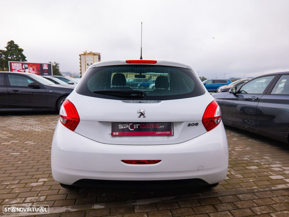 Peugeot 208 1.4 HDi - 8