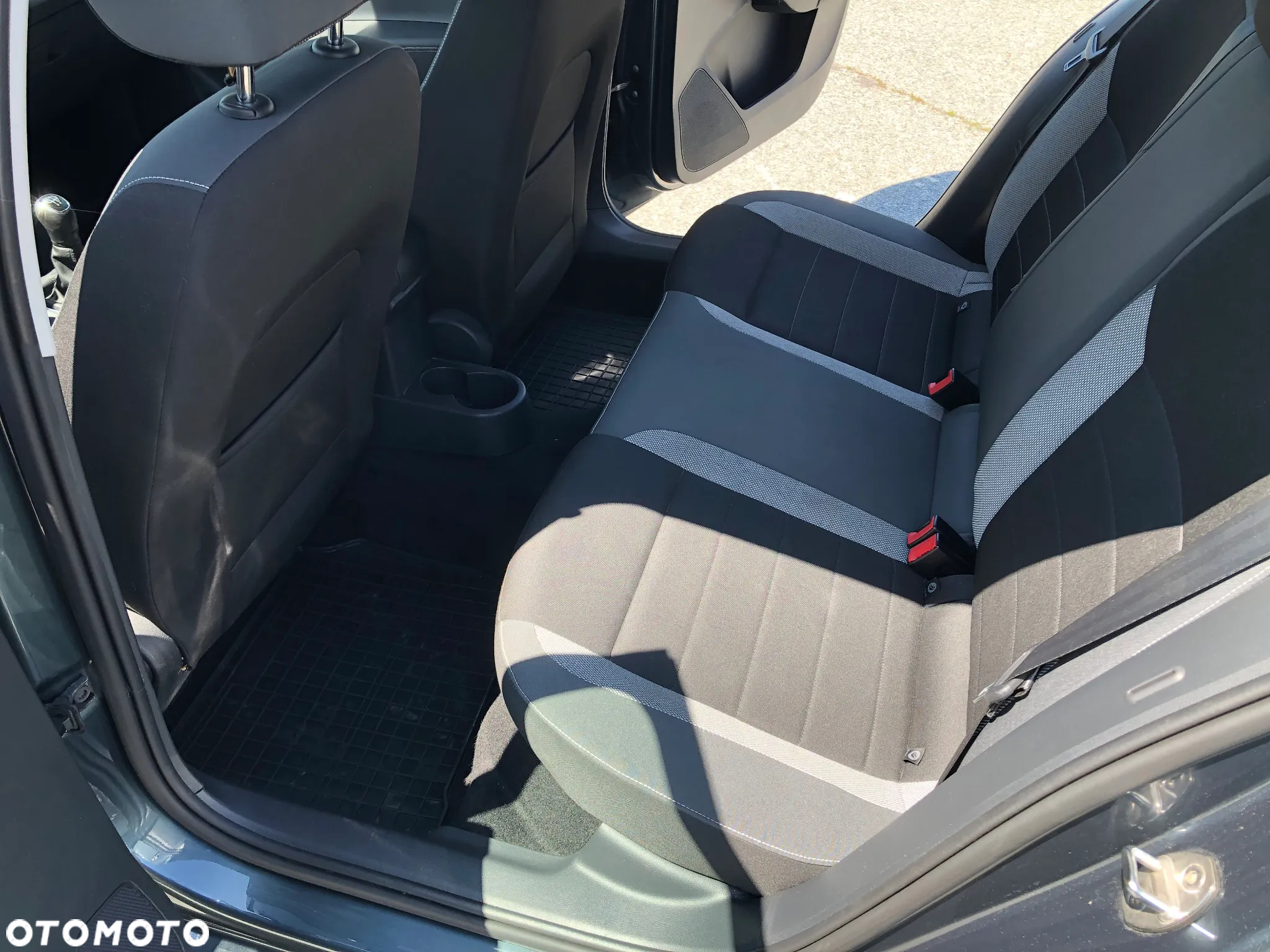 Skoda RAPID 1.6 TDI DPF Ambition - 16
