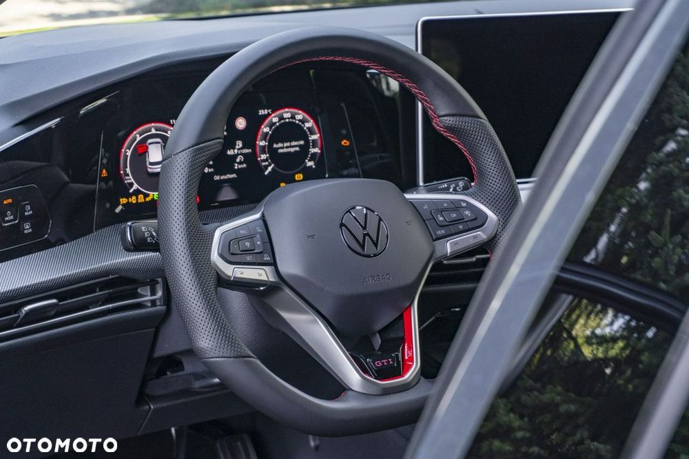 Volkswagen Golf - 17