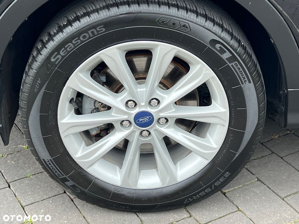 Ford Kuga 2.0 TDCi 2x4 Titanium - 39