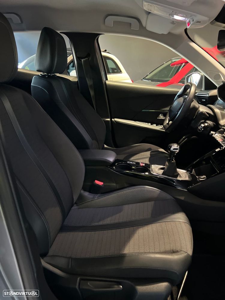 Peugeot 2008 1.2 Allure - 31