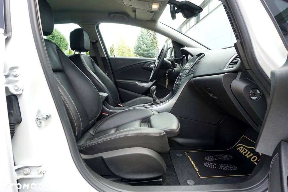 Opel Astra 1.4 T Cosmo S&S EU6 - 32