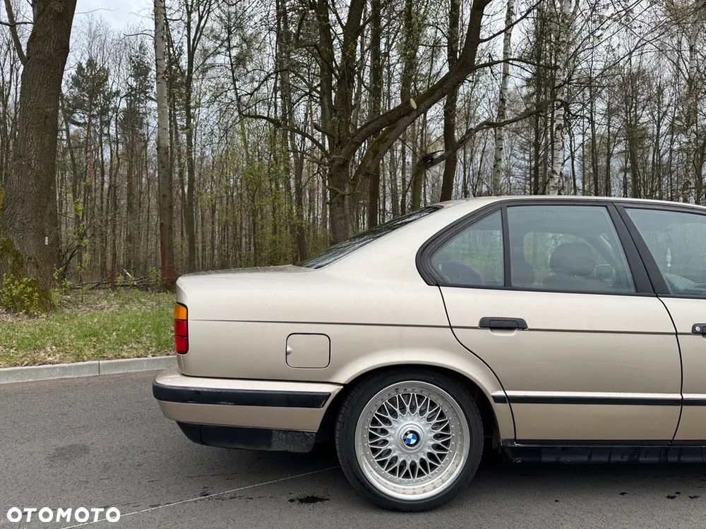 BMW Seria 5 520i - 6