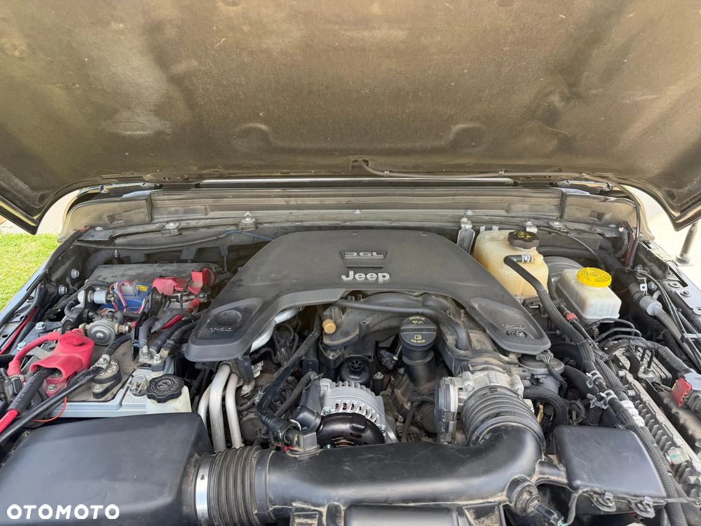 Jeep Wrangler 3.6 Unlim Rubicon - 34