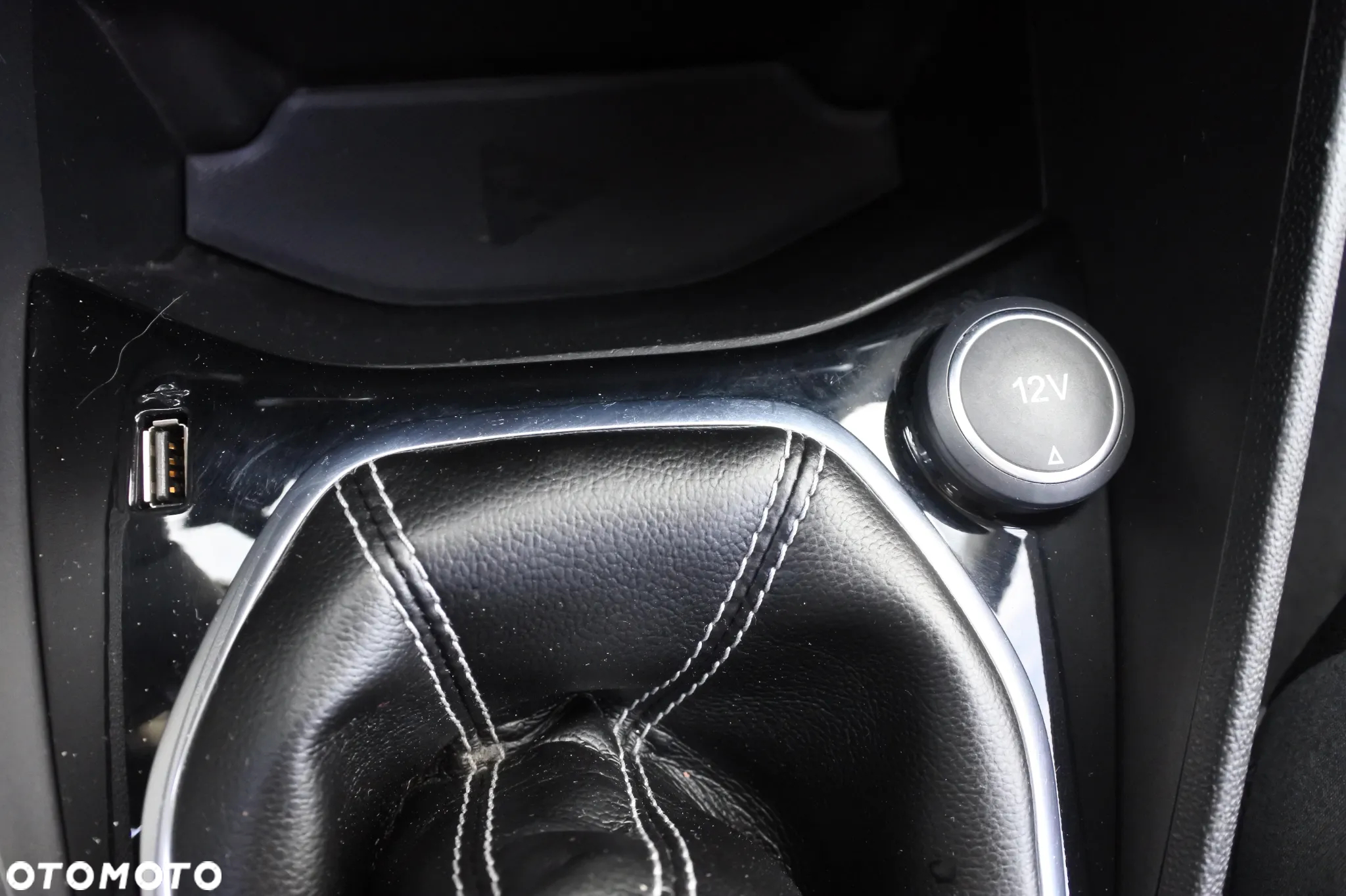 Ford Fiesta 1.0 EcoBoost S&S TITANIUM - 27