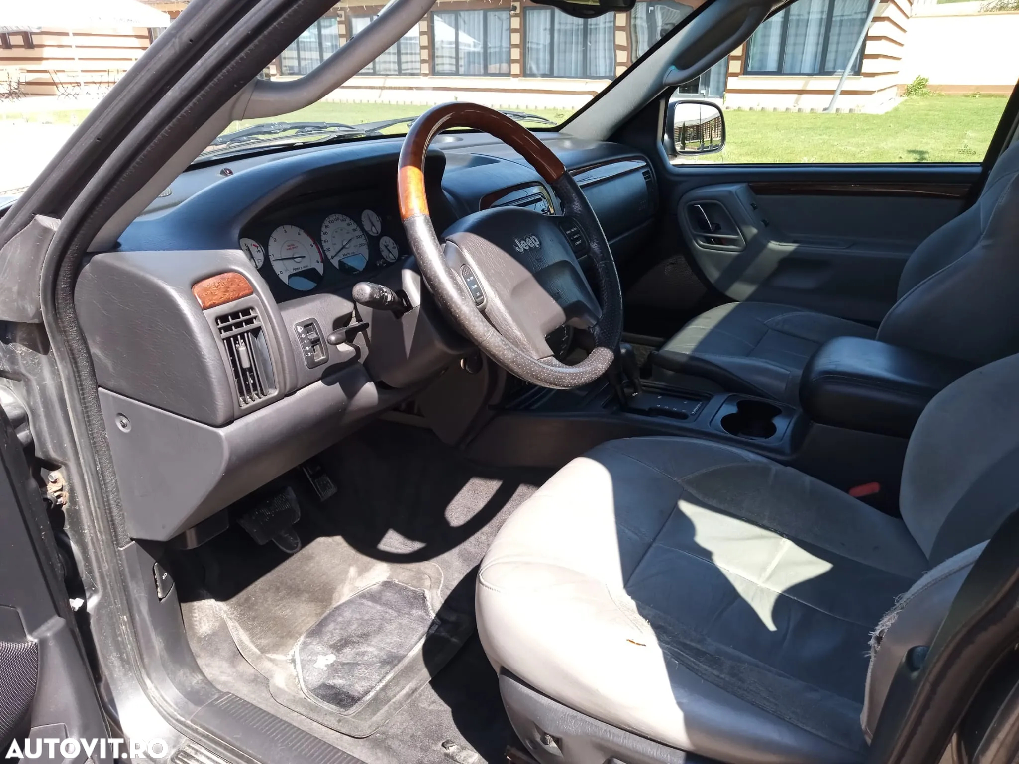Jeep Grand Cherokee 2.7 CRD Overland - 10