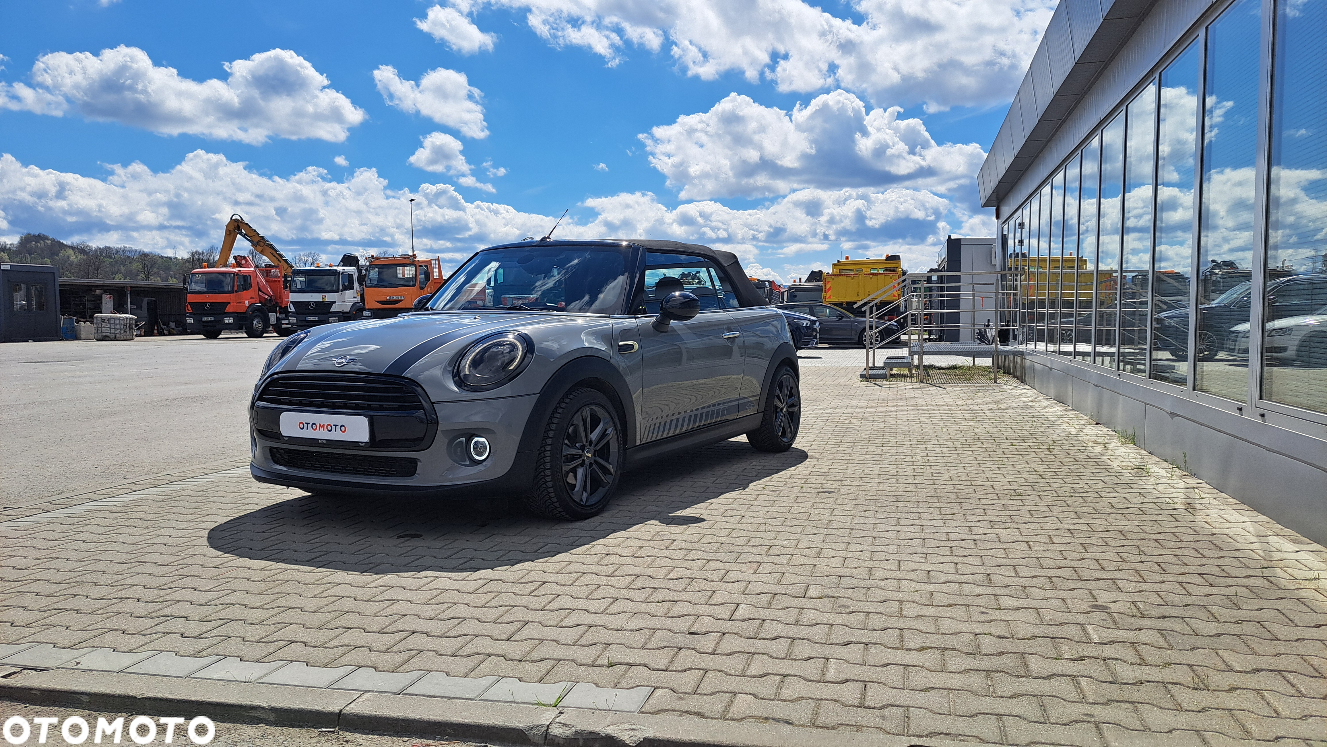 MINI ONE Cabrio Sidewalk Edition - 3