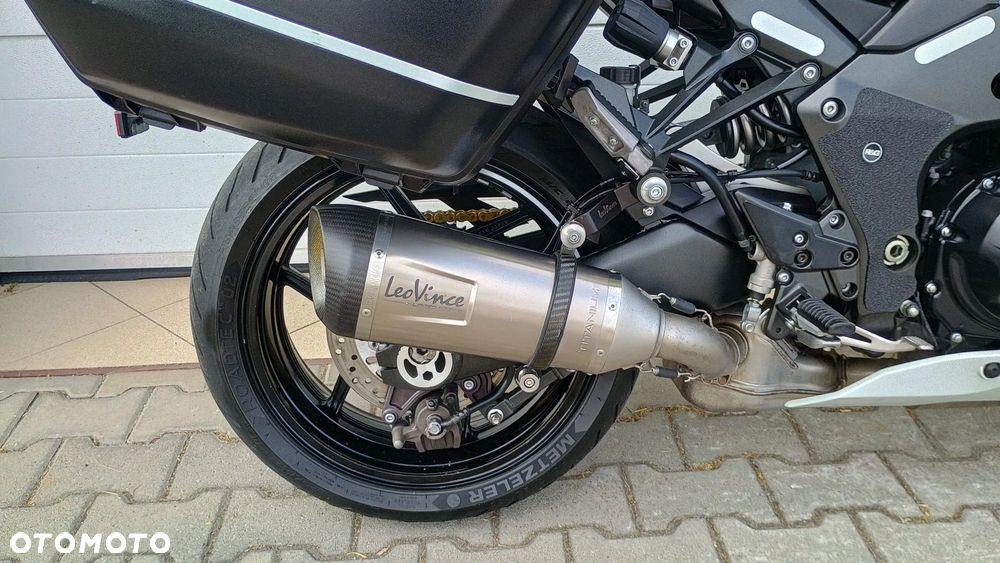 Kawasaki Ninja 1000 SX - 28