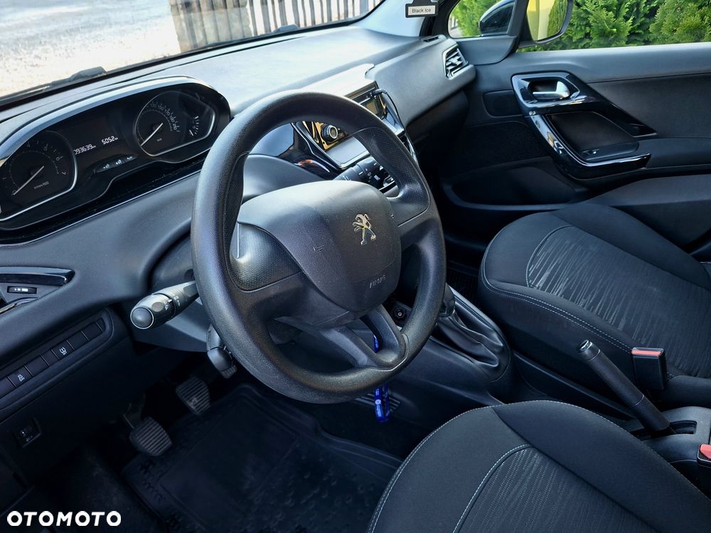 Peugeot 208 - 3