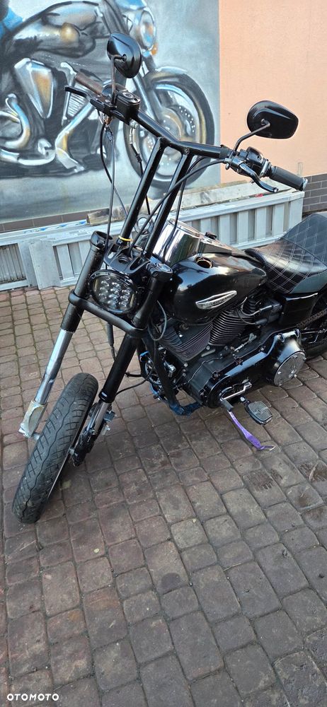 Harley-Davidson Dyna Street Bob - 11