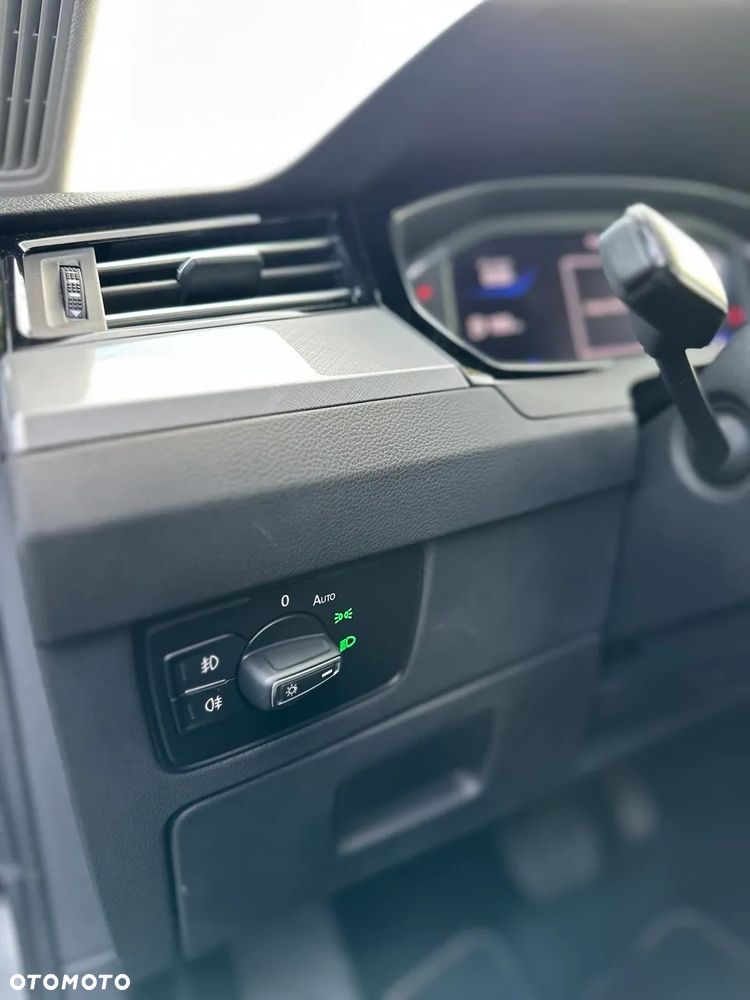 Volkswagen Passat 2.0 TSI Business DSG - 16