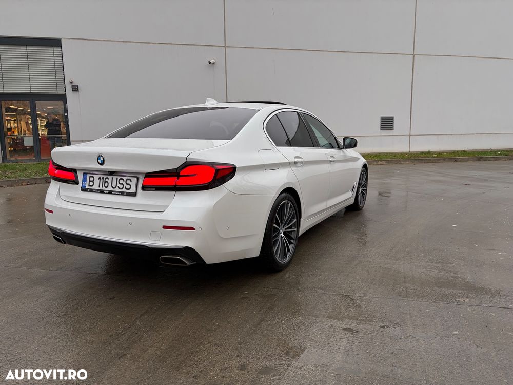 BMW Seria 5 530d xDrive AT MHEV - 10