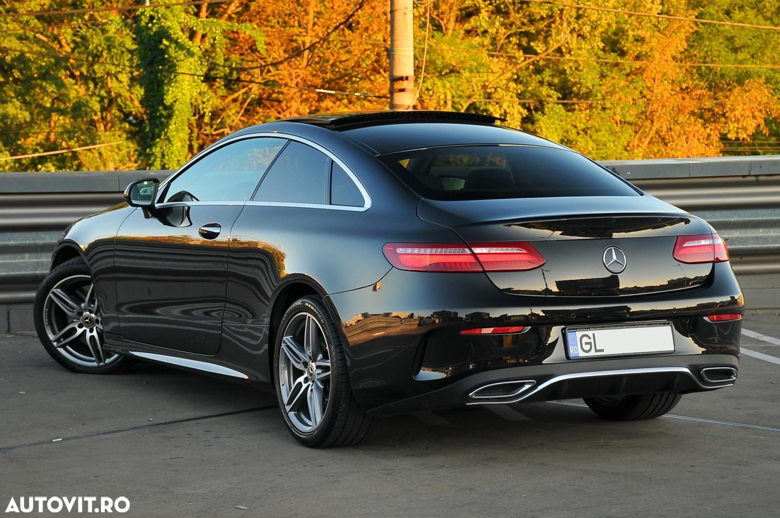 Mercedes-Benz E 350 d 4Matic Coupe 9G-TRONIC AMG Line - 15