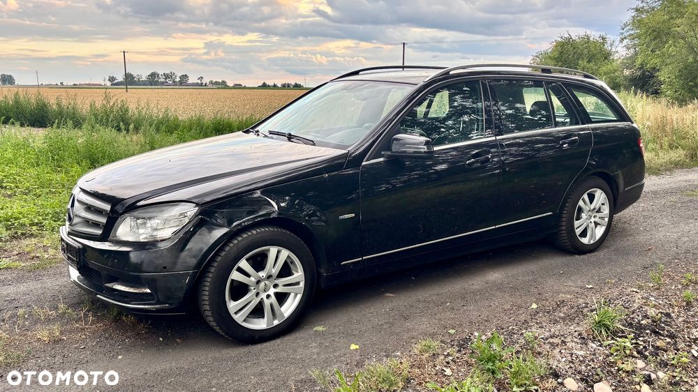 Mercedes-Benz Klasa C 180 CGI Automatik BlueEFFICIENCY Avantgarde - 2