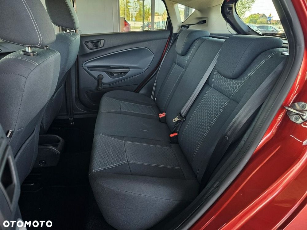 Ford Fiesta - 24