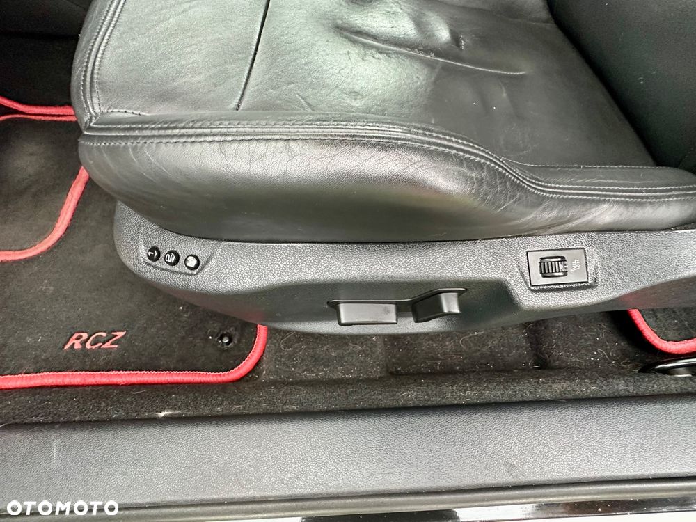 Peugeot RCZ 1.6 200 THP Red Carbon - 32