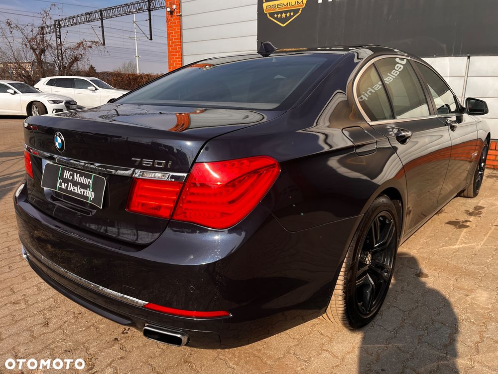 BMW Seria 7 750i xDrive - 13