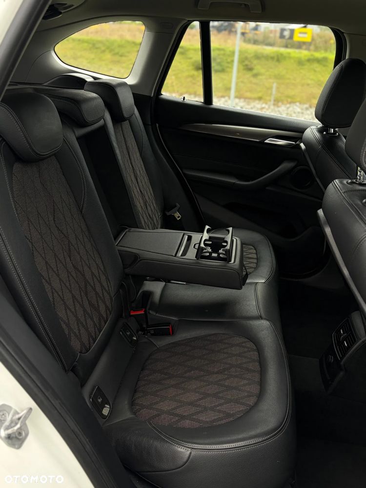 BMW X1 sDrive18i - 26