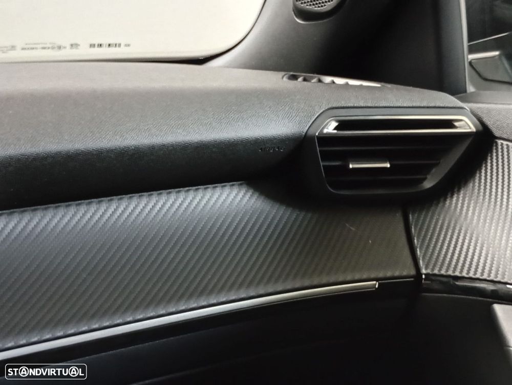 Peugeot 2008 1.2 PureTech Allure - 19