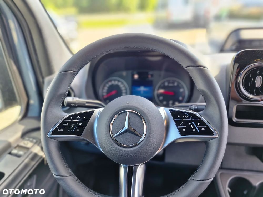 Mercedes-Benz Sprinter - 17