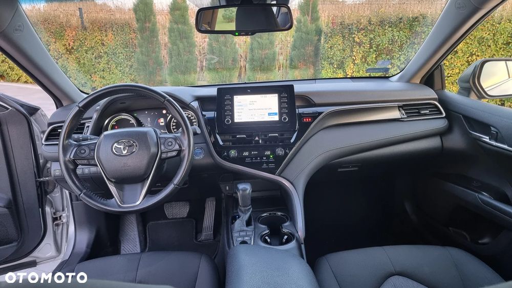 Toyota Camry - 18